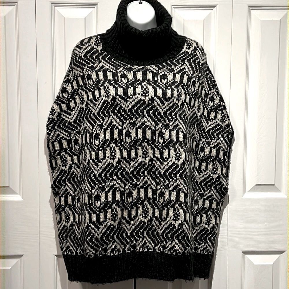 Steve Madden Turtleneck Pullover Black/Grey Sweater Vest O/S
